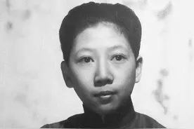 孔令伟被龙云儿子调戏，双方拔枪互射，却为何都不敢瞄准对方？图片