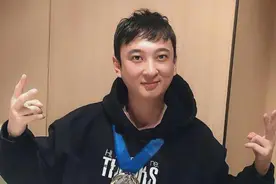 外媒报道WSC和网红事件，用词精准，网友：霸总要生气了图片