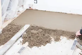 水泥地面返砂是怎么回事？弄明白返砂的原因，解决办法有以下两种图片