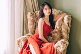 性感红裙美女图片