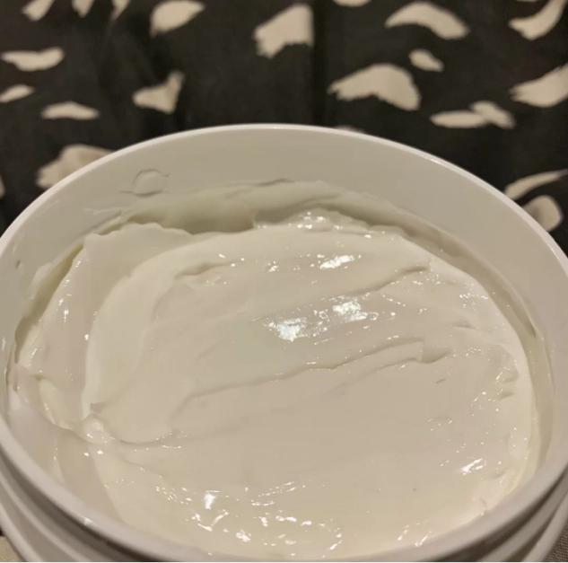 艾诗婷烟酰胺蜜桃白茶身体乳
