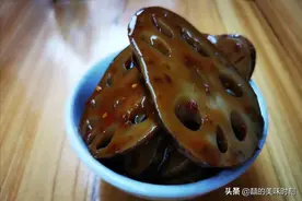 南昌大哥炒粉26年，藏在小巷子环境很恶劣，深夜2点还挤满人图片