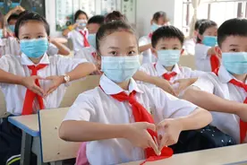 扣好第一粒“扣子”，让他们去点亮这个时代图片