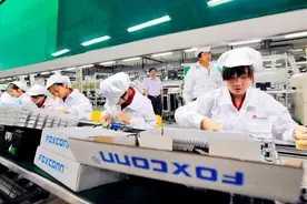 实拍富士康打工妹的“夜生活”，原来打工妹喜欢去这3种地方消费图片