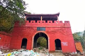 广汉曾红极一时的大型农家乐——连山镇花果山，现已荒废不堪图片