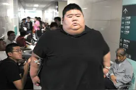 王浩楠：山东第一胖子，体重高达668斤，因为爱情减掉400斤图片