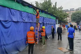 广安区综合行政执法局 集中拆除乱搭乱建 助力卫生城市复审工作图片