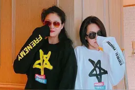 小S被曝两个月没收入，破了洞的旧手袋不舍得扔，找好友帮忙缝补图片