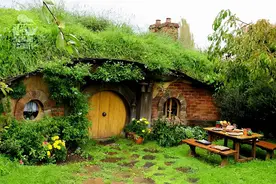 云南农村发现“小人国”，平均身高1.3米，国王、军队一应俱全图片