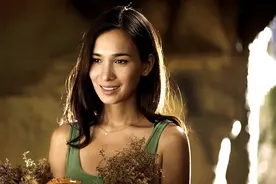 “战狼女主、韩庚妻子”卢靖姗竟是伦敦政经学霸图片