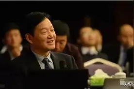 河南夫妇疫情期间捐2亿给武汉，又捐500亿保险给南阳，得多有爱？图片