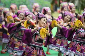 世人皆怕三月三，黄泉路上泪未干，“殉情节”？图片