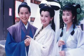 如今人们追剧都跳过片头片尾，这样的经典主题歌，再也不会出现图片