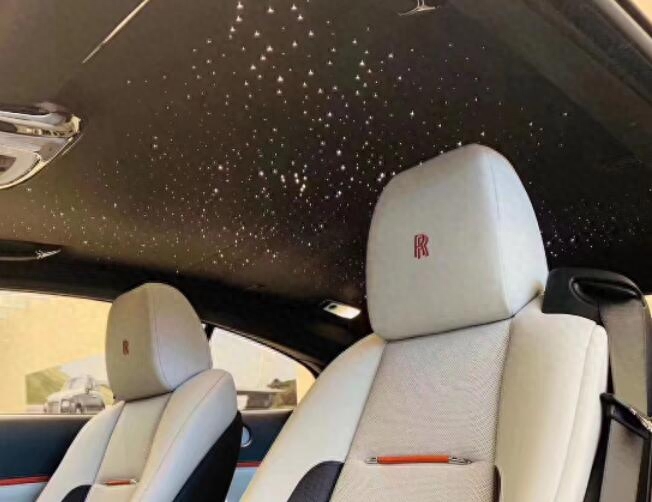 星空车顶长啥样?劳斯莱斯魅影双门轿跑车进店实拍 不光是豪华