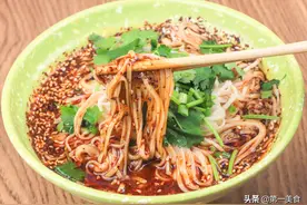 做不来酸汤嫁不了人，吃了这碗5分钟速成酸汤面明白了这句老话图片