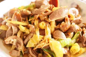 四川特色菜，泡椒鸭胗图片