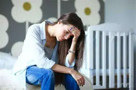 当妈到底有多累？都说“为母则刚”，那是因为“不得不刚”图片