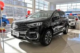 25万元美式大空间SUV，百公里油耗8.2L，实拍福特锐界图片
