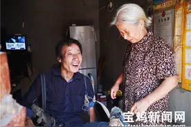 不等不靠摘穷帽：宝鸡高新区残疾人庞均强轮椅上的脱贫路图片