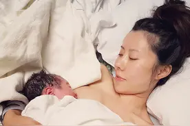 我在美国生产的“奇葩”记录，先喝冰块水，脐带不让剪自然裂开图片