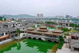 贵州一大型人工湖，前身是个水库，今被称“安顺西湖”，免费开放图片