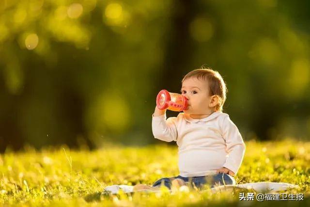 小儿像鸡皮疙瘩群的疹子是什么原因
