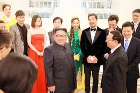 现场！金正恩观看中朝艺术家联演出：孙楠唱《五星红旗》、张靓颖张杰同台演唱视频封面