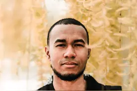 有一种朋友，大家都想和他交往图片