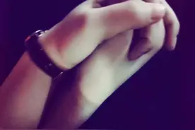 分手第二天，他跟其他女生换上了情侣头像图片