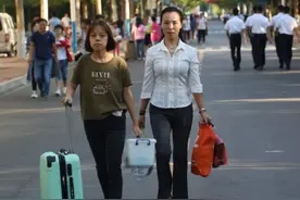 辽宁一新生入学5天，却遭到学校“强制退学”，校方回应来了图片