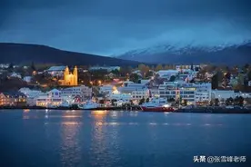 世界尽头疯狂事：出太阳就放假、约会先查祖谱、暴风雪中排队吃冰图片