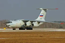 世界兵器大观：伊尔76战略运输机图片