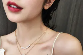 佩项链要与颈部、脸型等相配才好看，这5条知识，可助您选对项链图片