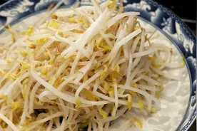 炒豆芽不要直接下锅炒，大厨教您正确做法，豆芽清脆入味不出水图片