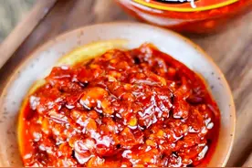 黄豆酱和豆瓣酱有何区别？原来用法、味道区别甚大，用错等于毁菜图片