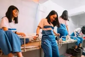 高考后才明白，高中三年住校和走读的差距，不仅在学习成绩图片