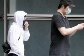 又一明星被近水楼台？阿信被曝与助理同居，网友却只关心他长胖图片