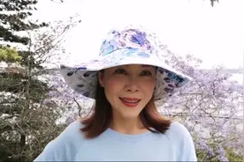 55岁田震隐退7年罕曝近况，皮肤白皙宛若冻龄，定居国外生活滋润图片