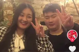 陈亚男疑开多个小号，发夫妻昔日视频被指求和，小伟近况越发开朗图片