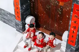 “千门万户曈曈日，总写新联唤新福”：从笔墨纸端流溢出的祝福图片
