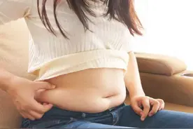 当代女生最困扰的身材问题：小肚子明显怎样聪明修饰？图片