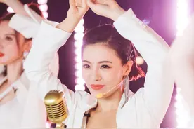 丁当《乘风破浪的姐姐》剧照图片图片