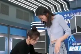 刘雯腿长116cm惊呆网友，真脖子以下全是腿图片