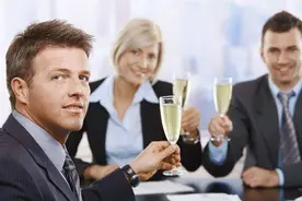 不知道应酬饭局的重要性？看老油条深度解读，网友：长见识了图片