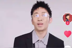 网曝杨迪领证结婚！无名指高调戴戒指上综艺，与女友恋爱长跑15年图片