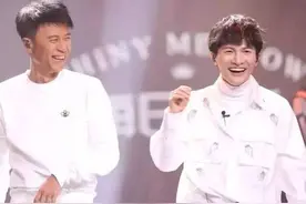 勤深深回来了！《我们的歌2》后台画面曝光，周深和李克勤再碰头图片