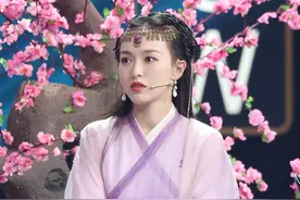 唐嫣首谈生女：躺床不能动罗晋只顾孩子，一旁唐艺昕深有感悟点头图片