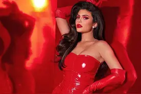 互联网赚钱典范：白手起家亿万富翁凯莉詹娜Kylie Jenner发家史图片