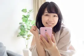 36岁女子嫌老公只会挣钱不懂浪漫，离婚后直言：网上没真爱图片
