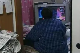日本“骨灰级啃老族”，10年不出门7年不洗澡，三餐指望父母投喂图片